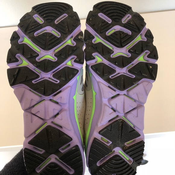 Hiking nike gym shoes. - Picture 5 of 5